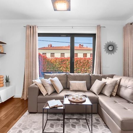 Luxury New Apartment With Private Garden Near The Beach! بوريتش المظهر الخارجي الصورة