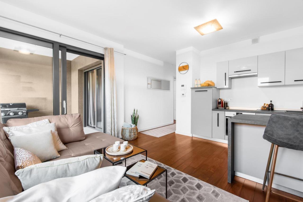 Luxury New Apartment With Private Garden Near The Beach! بوريتش المظهر الخارجي الصورة